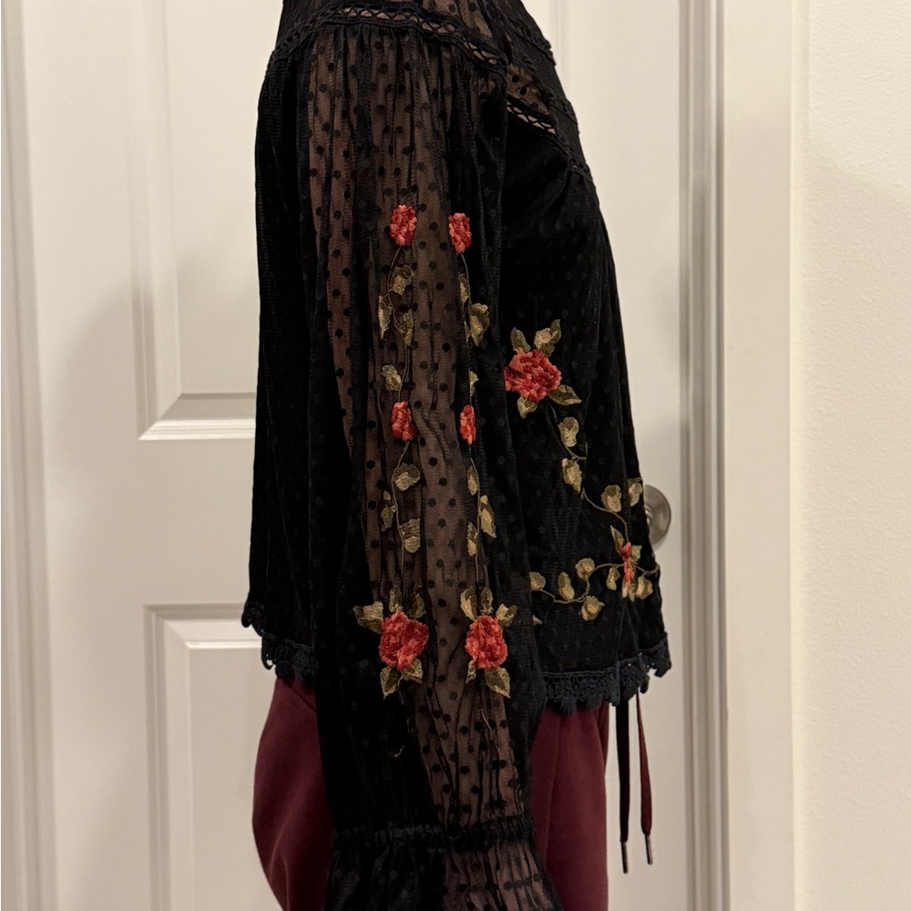SAYLOR Black Lace Blouse with Red Floral Embroidery - Picture 4 of 6